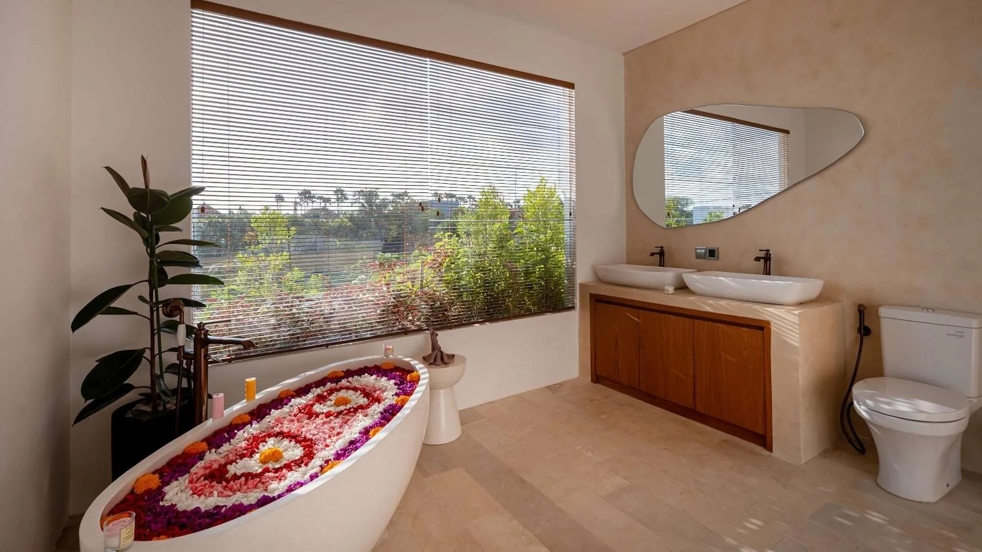 בית נופש סמיניאק Villa Soluna Luxury 4Bd Villa With Pool & Zen Vibes אינדונזיה
